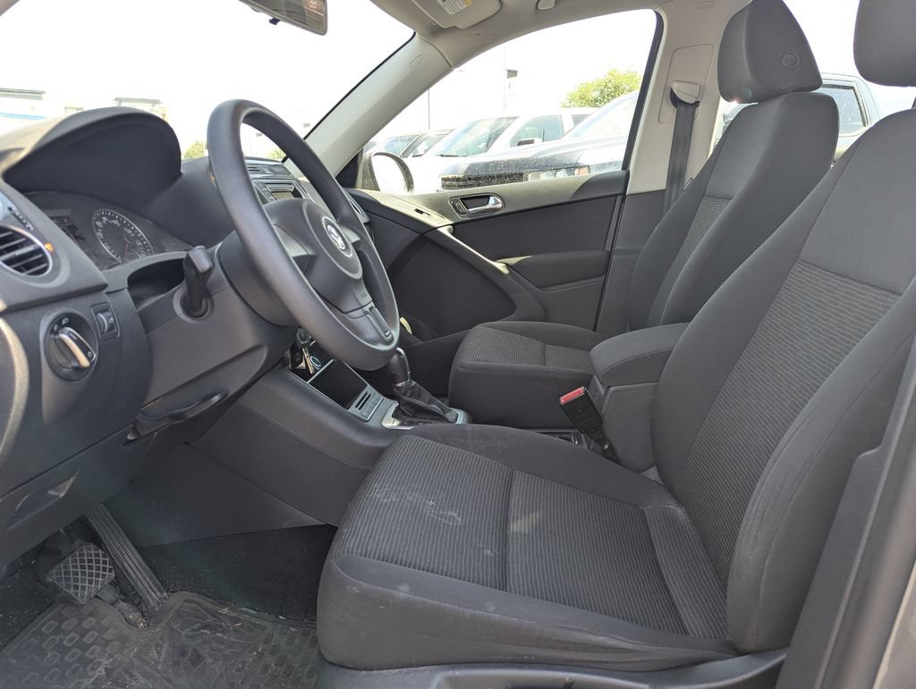 Used 2017 Volkswagen Tiguan S AWD/4WD image 15