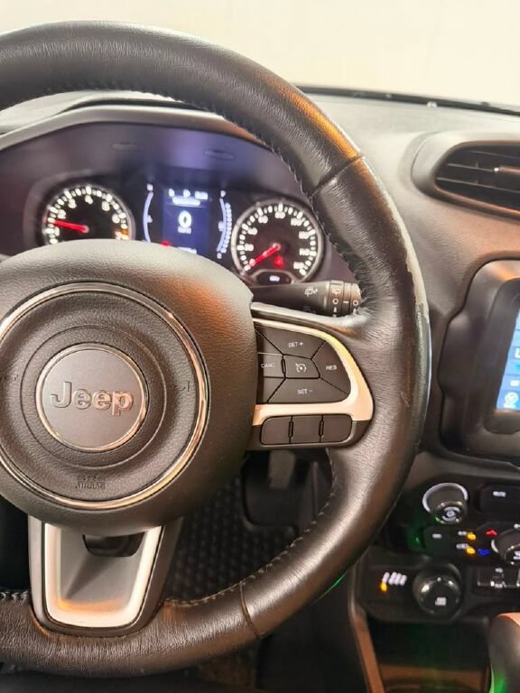 Used 2018 Jeep Renegade Latitude w/ Cold Weather Group AWD/4WD image 27