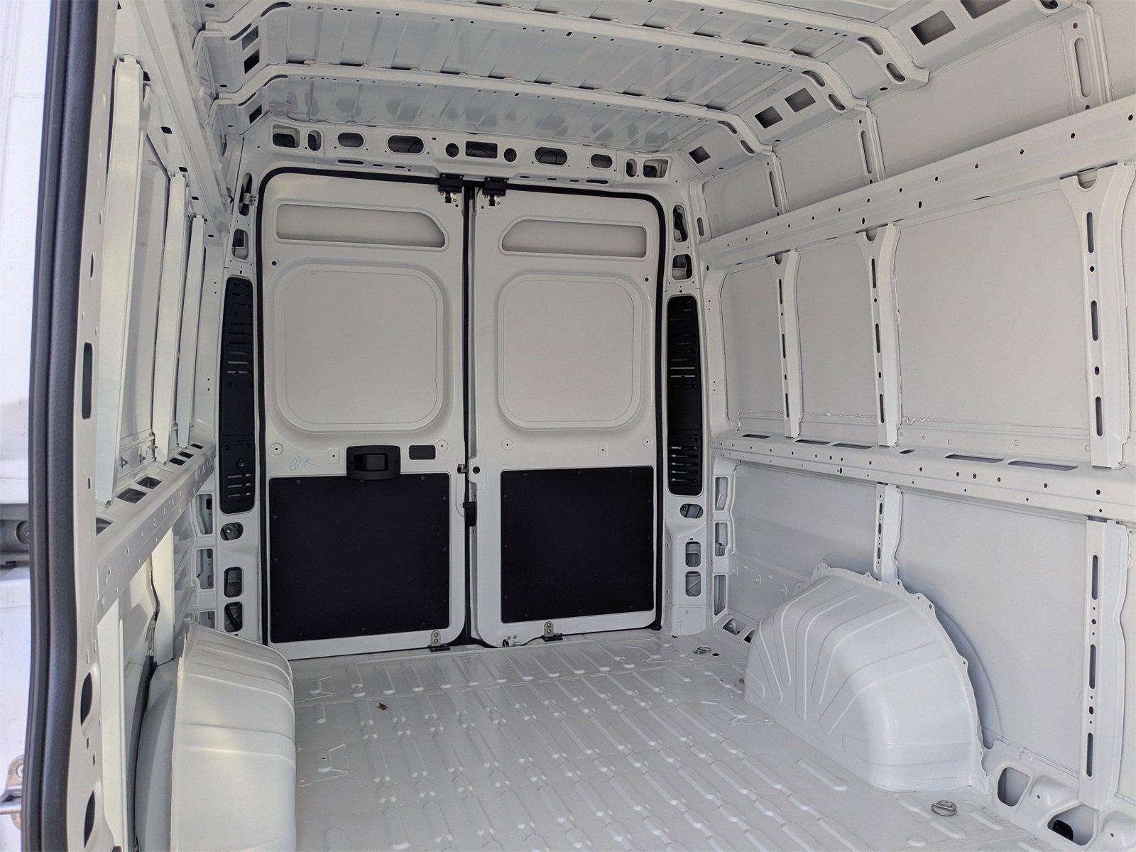 Used 2025 RAM ProMaster 3500 w/ Quick Order Package 22G SLT image 14