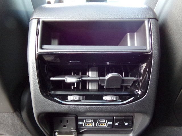 Used 2024 Jeep Grand Cherokee Limited 4xe AWD/4WD image 28