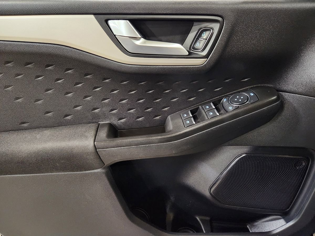 Used 2020 Ford Escape SE FWD image 39