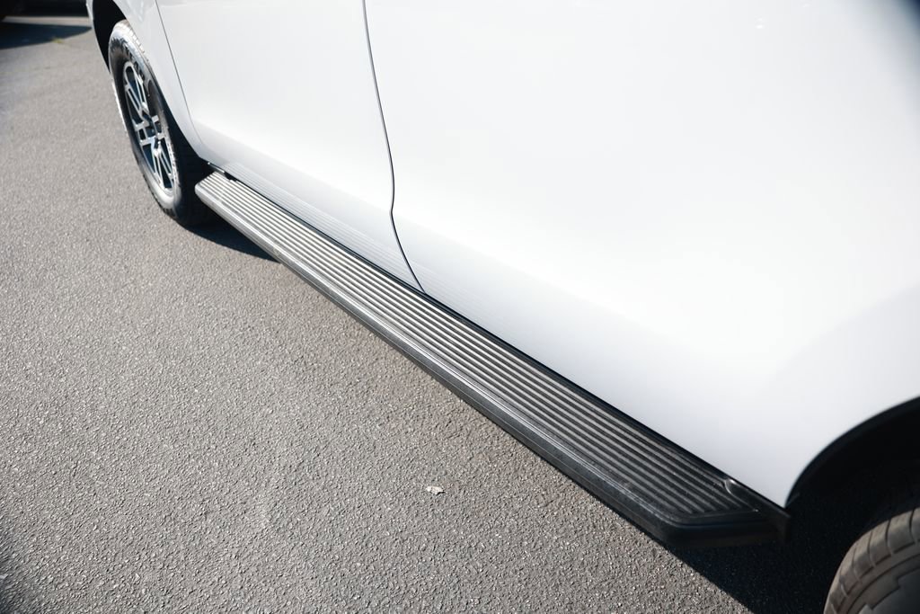 Used 2025 Ford Expedition Active image 14