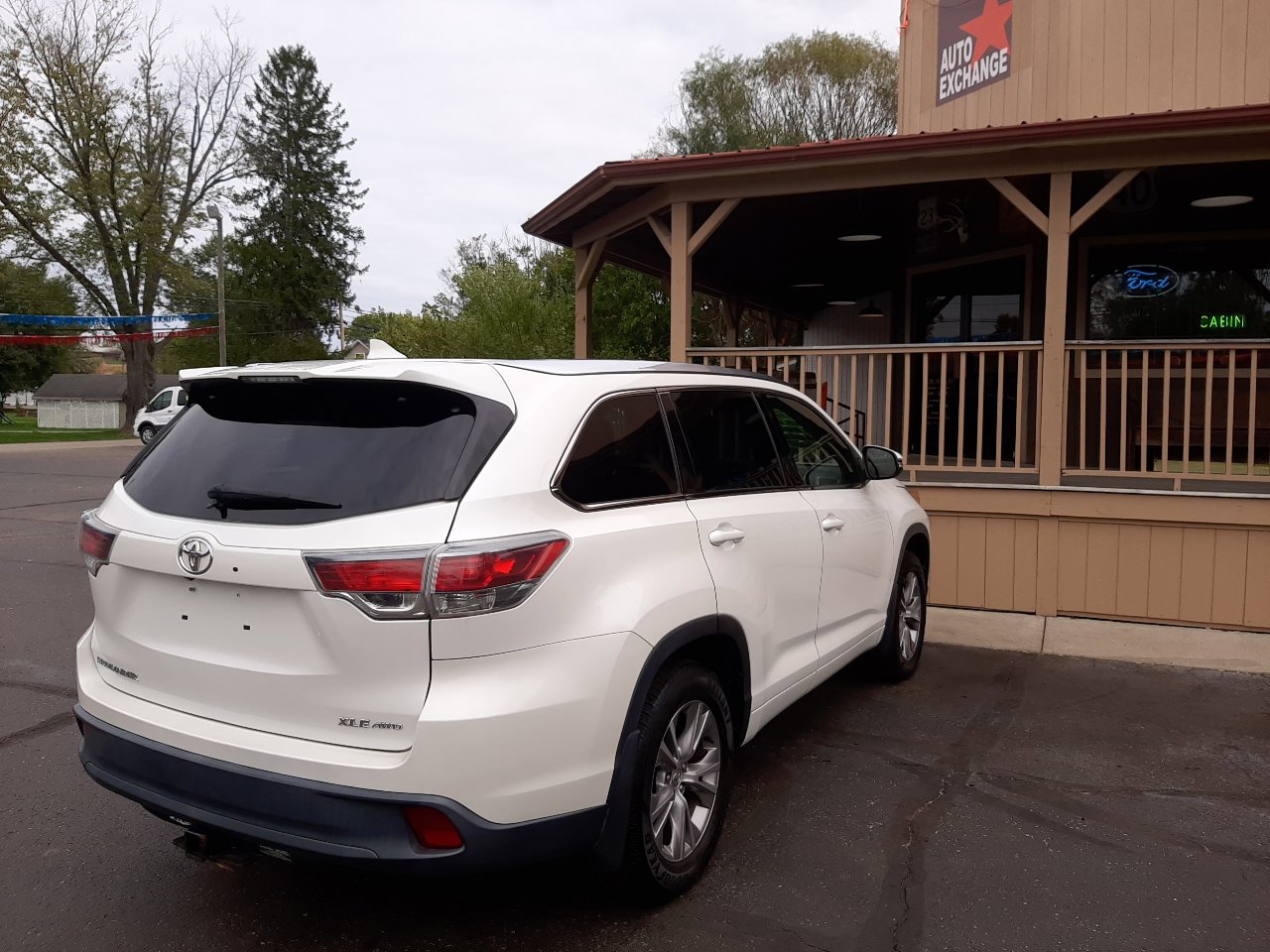 Used 2015 Toyota Highlander XLE image 5