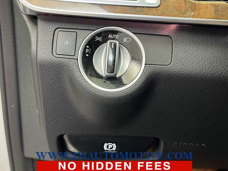 Used 2014 Mercedes-Benz E 350 4MATIC Sedan image 31