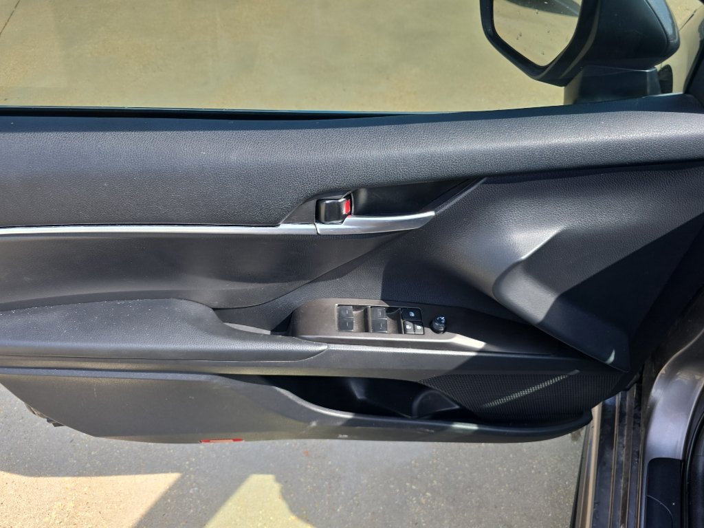 Used 2024 Toyota Camry SE FWD image 12