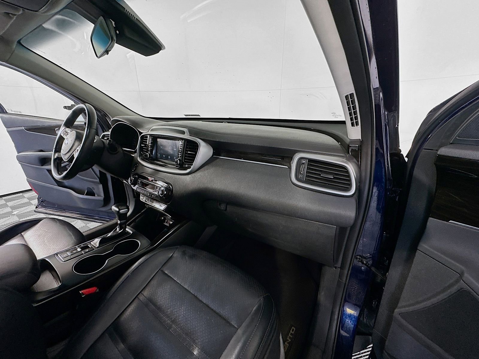 Used 2020 Kia Sorento EX AWD/4WD image 28