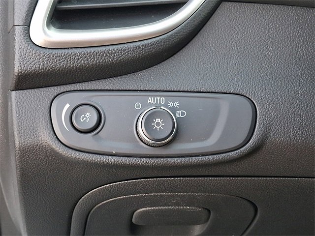 Certified 2022 Chevrolet Trax LT w/ LT Convenience Package image 24