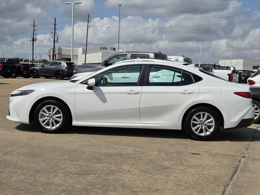 Used 2025 Toyota Camry LE FWD image 6