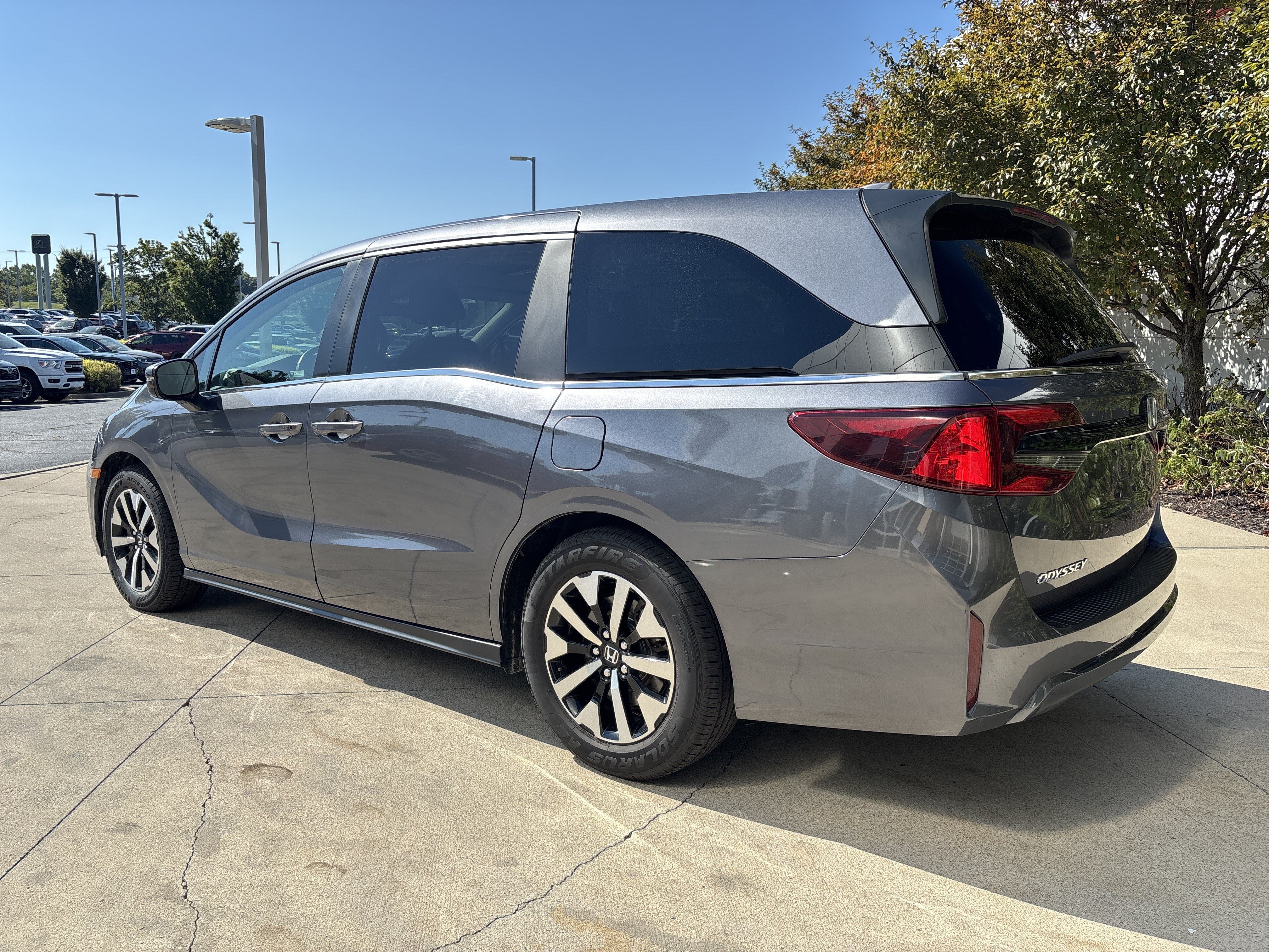 Used 2025 Honda Odyssey EX-L image 7