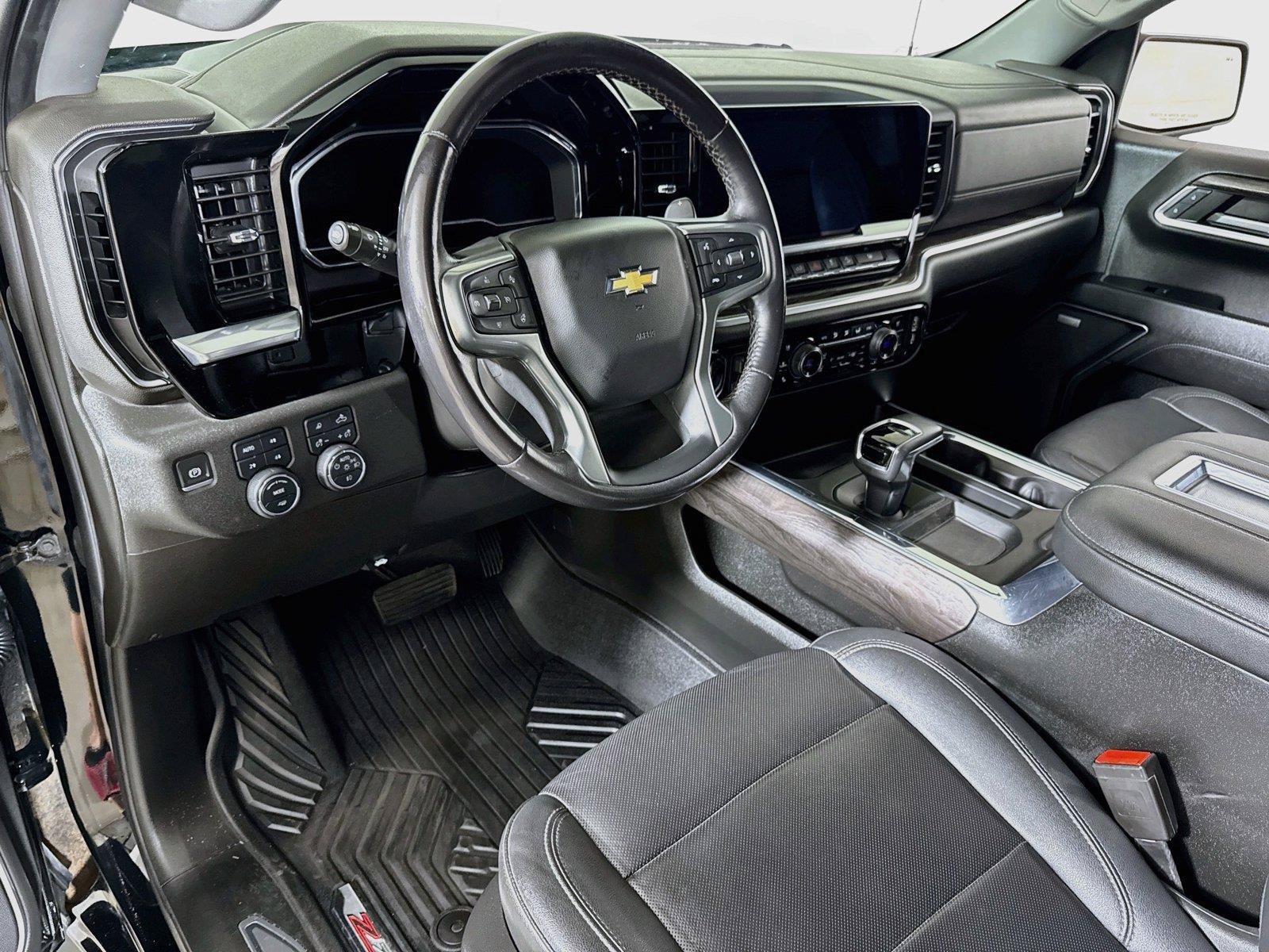 Used 2022 Chevrolet Silverado 1500 LTZ w/ LTZ Convenience Package II AWD/4WD image 7