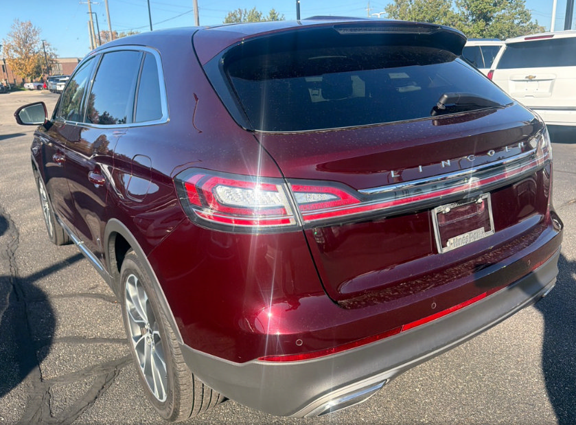 Used 2023 Lincoln Nautilus Reserve AWD/4WD image 6