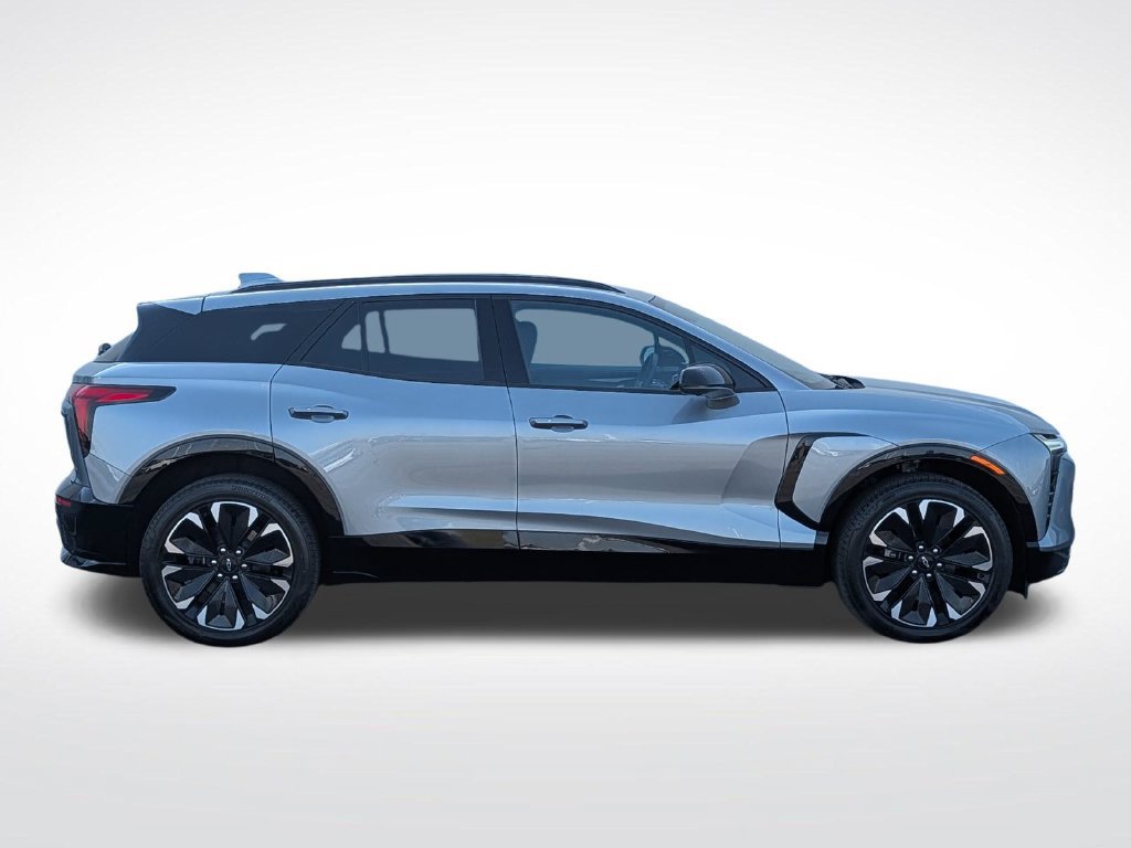 Used 2025 Chevrolet Blazer EV RS AWD/4WD image 2