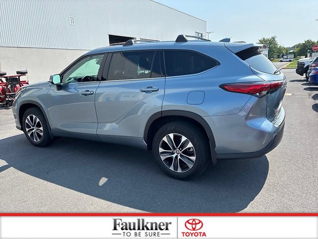 Certified 2020 Toyota Highlander XLE AWD/4WD image 13