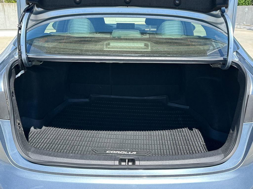 Used 2020 Toyota Corolla LE FWD image 6