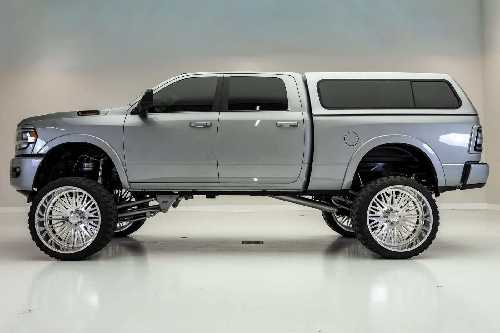 Used 2022 RAM 2500 Laramie AWD/4WD image 5