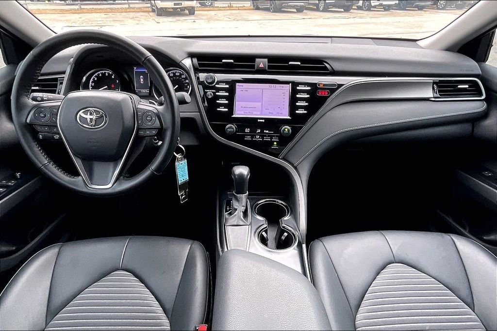 Used 2020 Toyota Camry SE FWD image 7