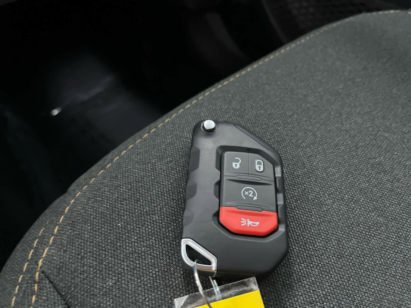 Used 2025 Jeep Wrangler Sahara image 40