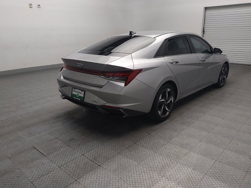 Used 2021 Hyundai Elantra SEL w/ Convenience + Premium Package FWD image 9