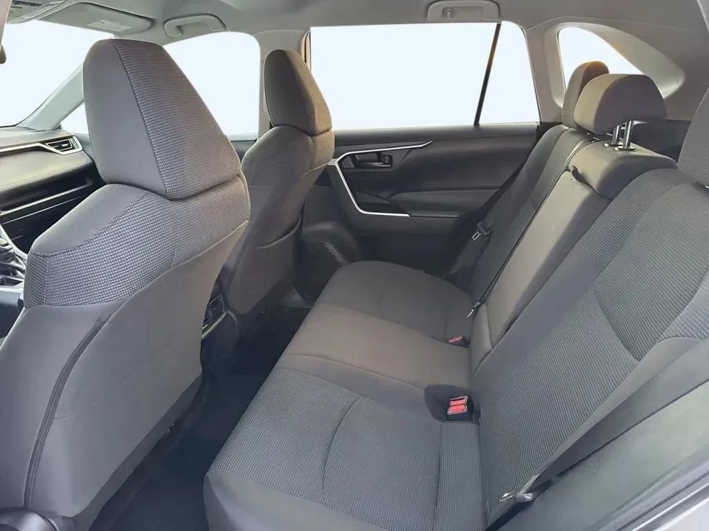 Used 2022 Toyota RAV4 LE image 28