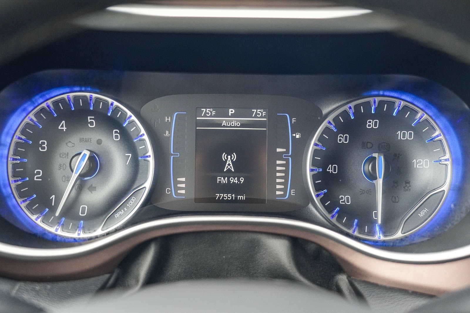 Used 2022 Chrysler Voyager LX FWD image 23