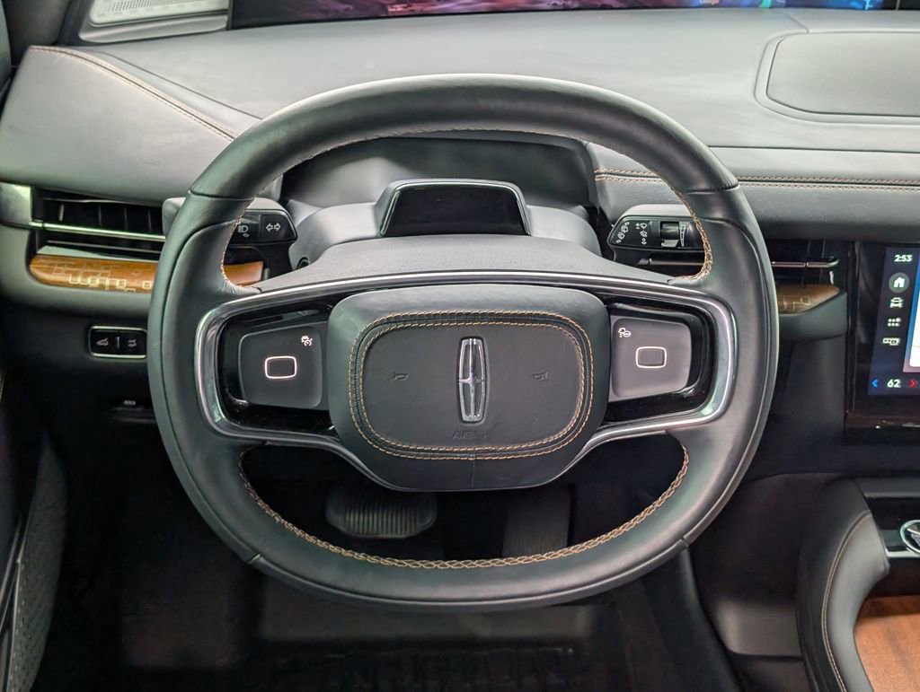 Used 2025 Lincoln Navigator L Black Label image 14