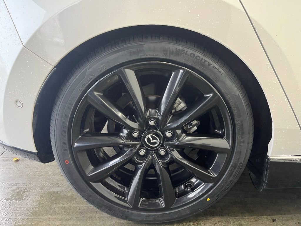 Used 2021 MAZDA MAZDA3 Hatchback w/Premium Plus Pkg image 30