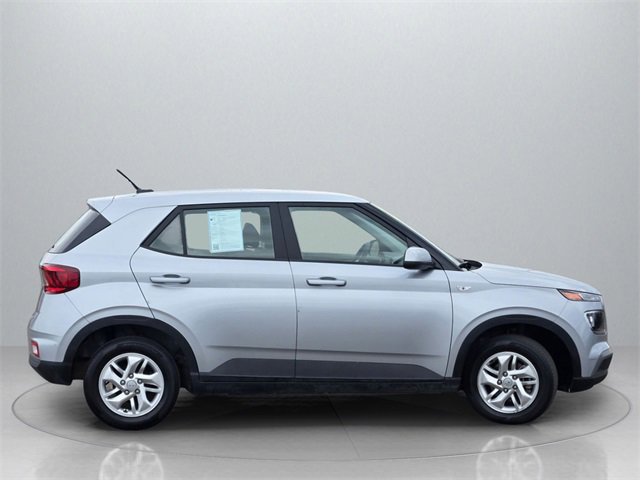 Certified 2023 Hyundai Venue SE image 9