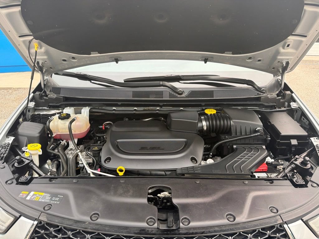 Used 2023 Chrysler Pacifica Touring-L FWD image 11