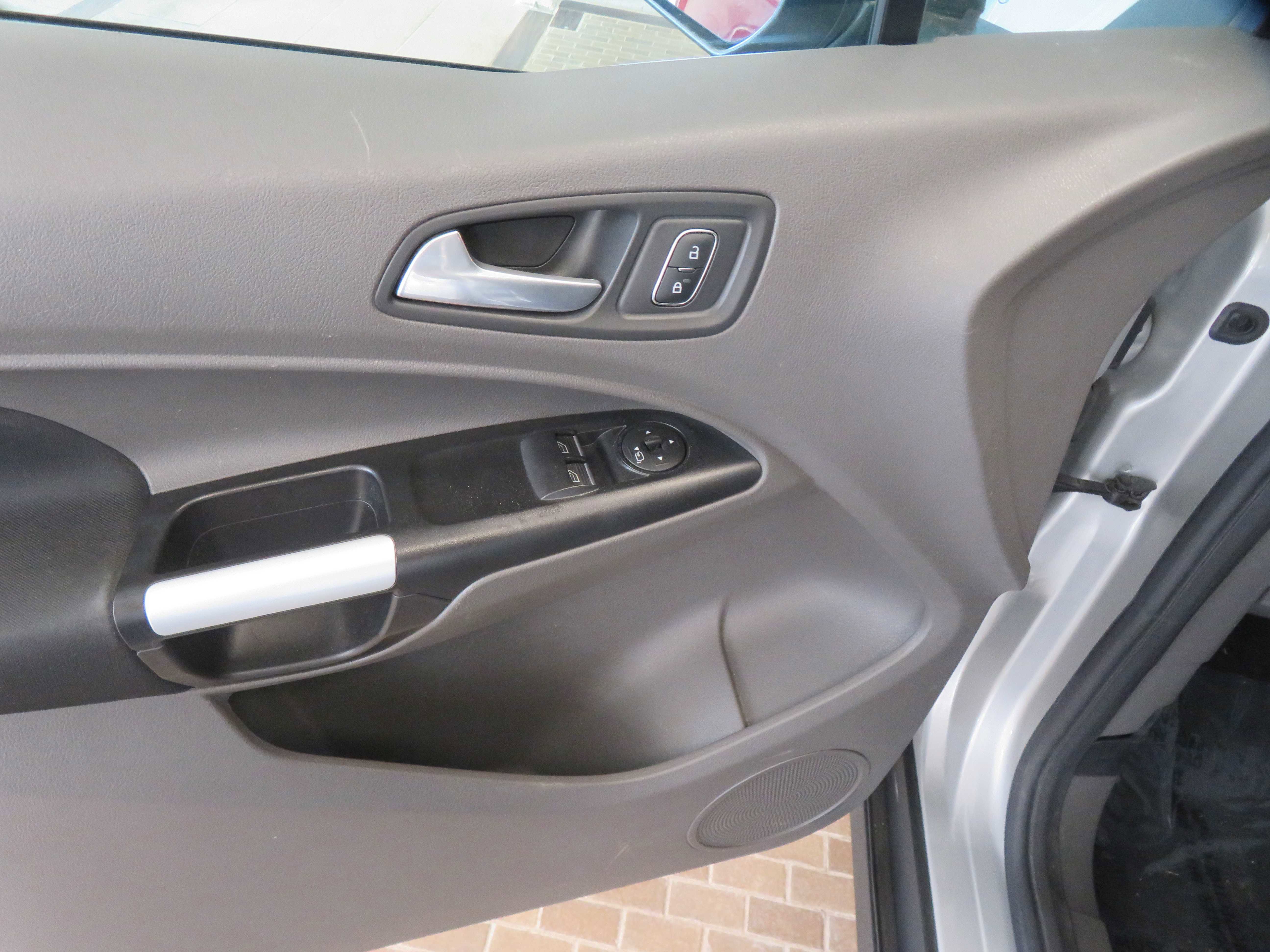Used 2022 Ford Transit Connect XLT image 14