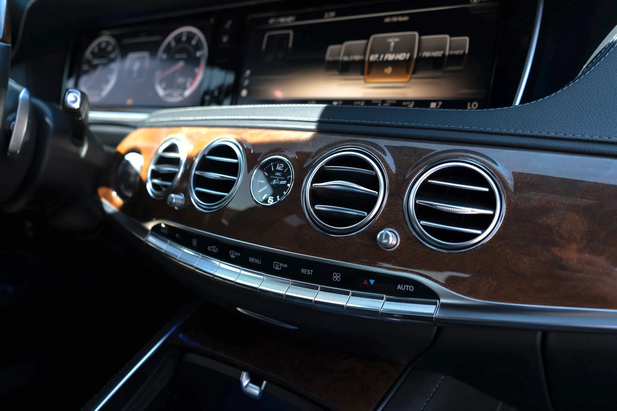 Used 2014 Mercedes-Benz S 63 AMG 4MATIC Sedan image 48