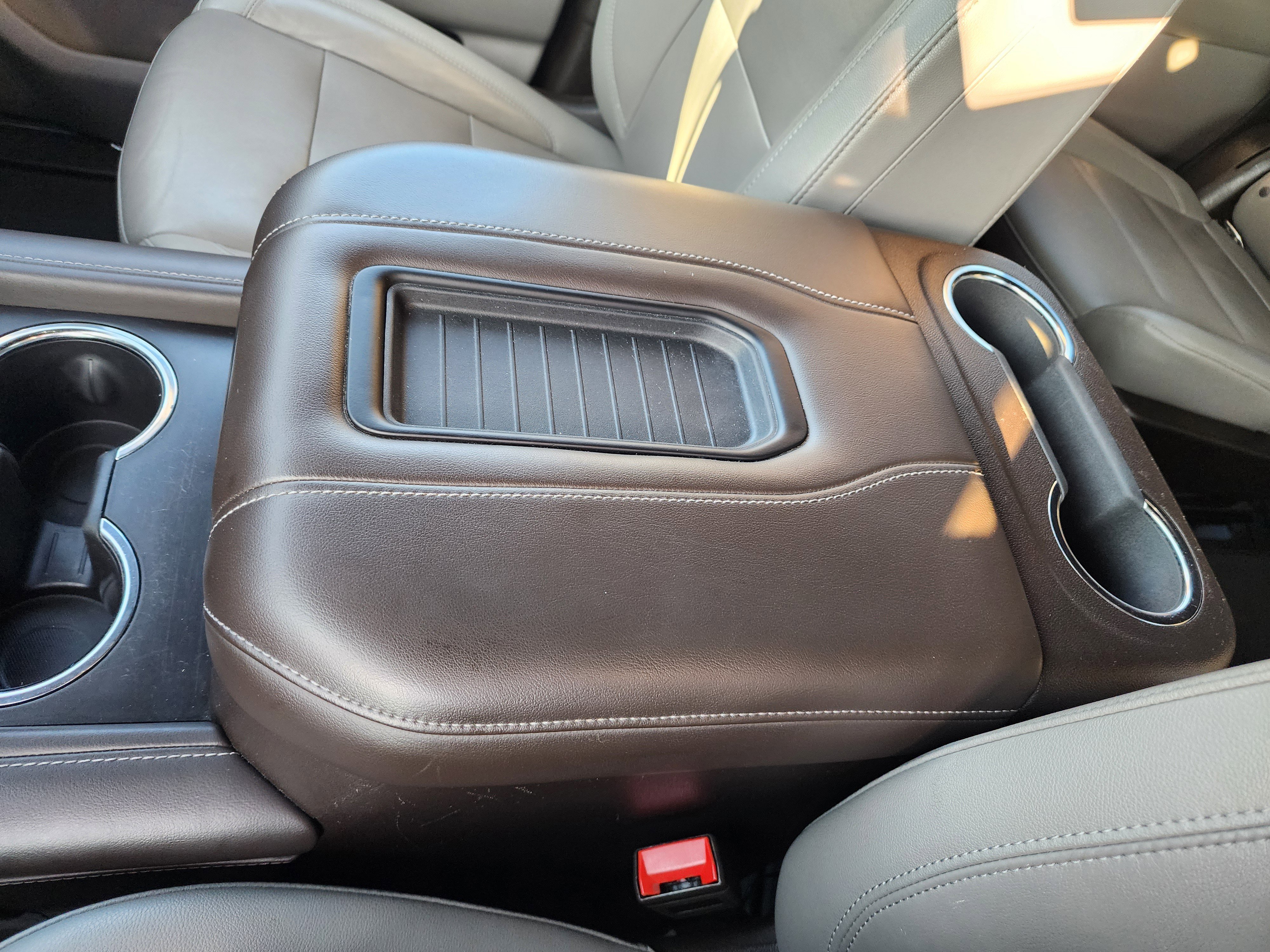 Used 2021 Chevrolet Suburban Z71 w/ Z71 Off-Road Package image 35