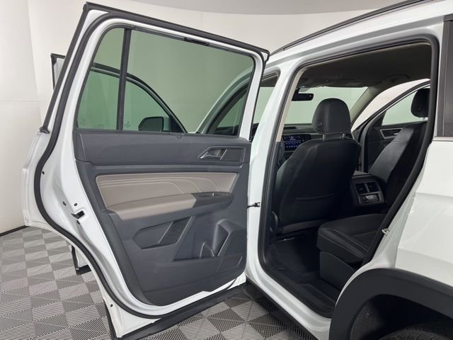 Used 2023 Volkswagen Atlas SE image 43