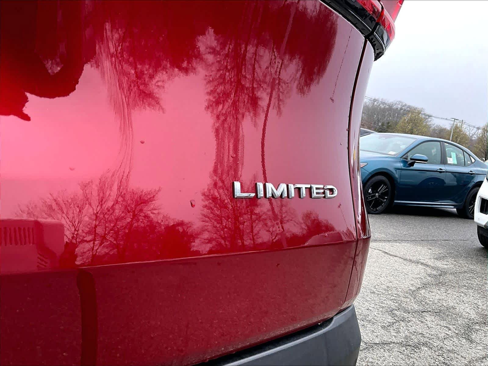 Used 2024 Toyota Grand Highlander Limited AWD/4WD image 30