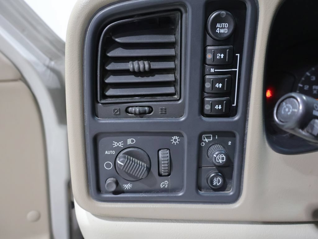 Used 2006 Chevrolet Suburban Z71 w/ Z71 Preferred Equipment Group AWD/4WD image 26