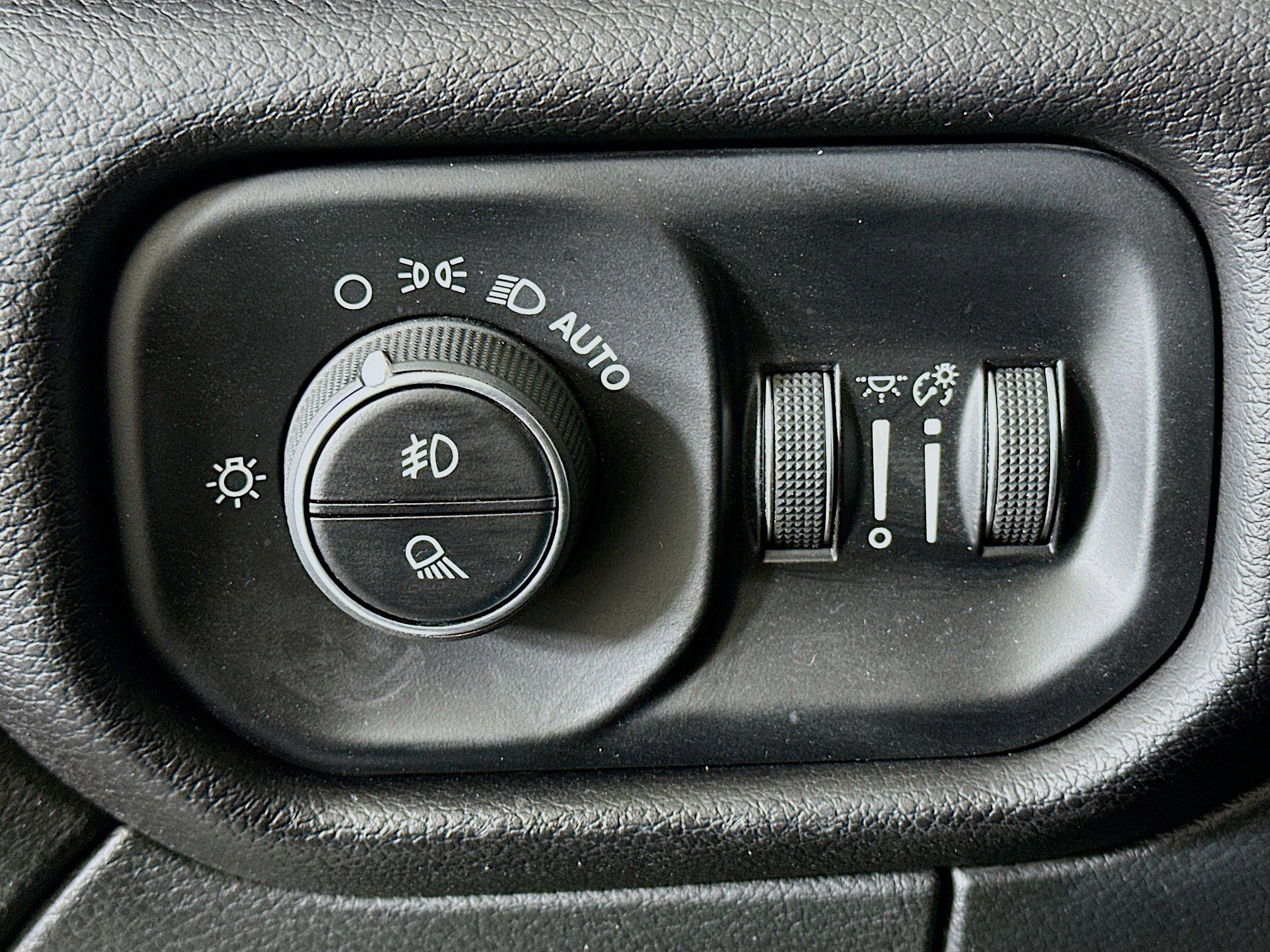 Used 2024 RAM 2500 Laramie image 17