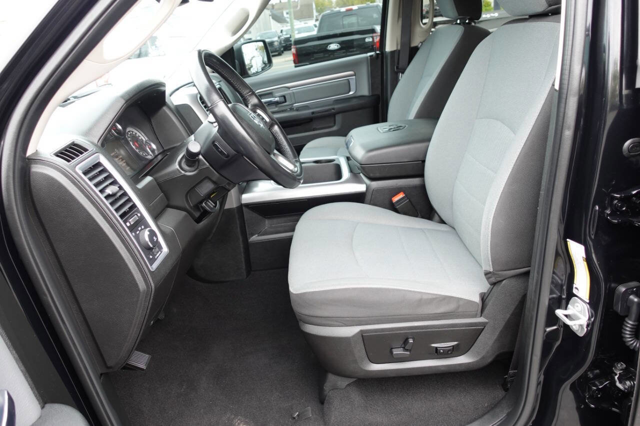 Used 2023 RAM 1500 Classic SLT w/ Electronics Convenience Group AWD/4WD image 18