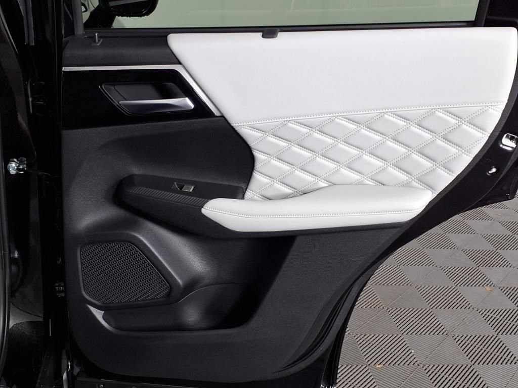 New 2025 Mitsubishi Outlander SEL AWD/4WD image 10