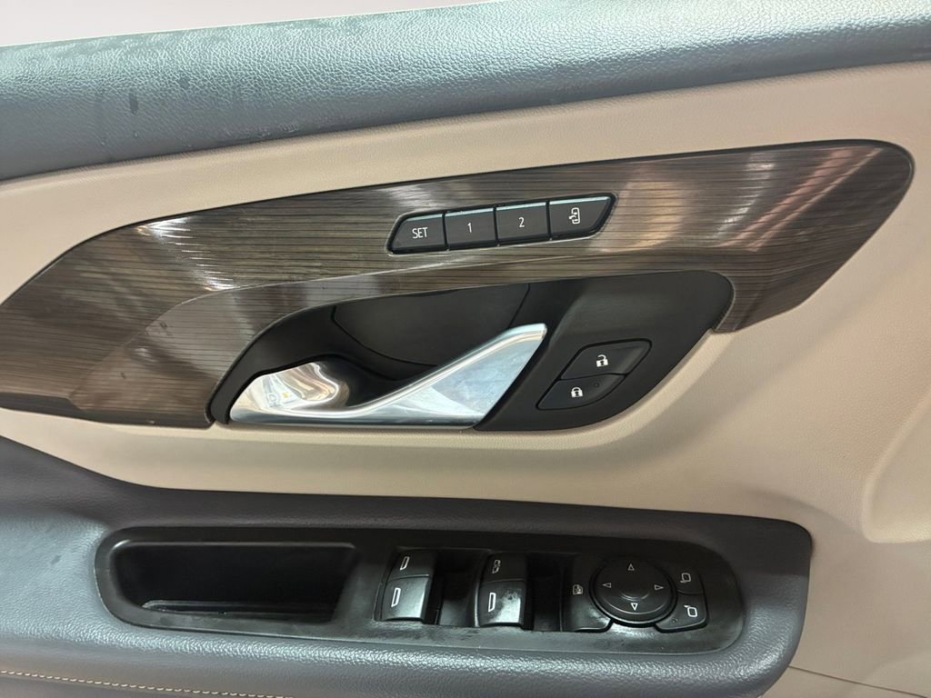 Used 2024 GMC Terrain Denali w/ Denali Premium Package image 27