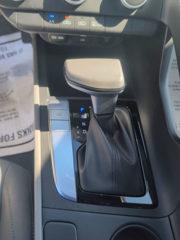 New 2026 Hyundai Elantra SE FWD image 24