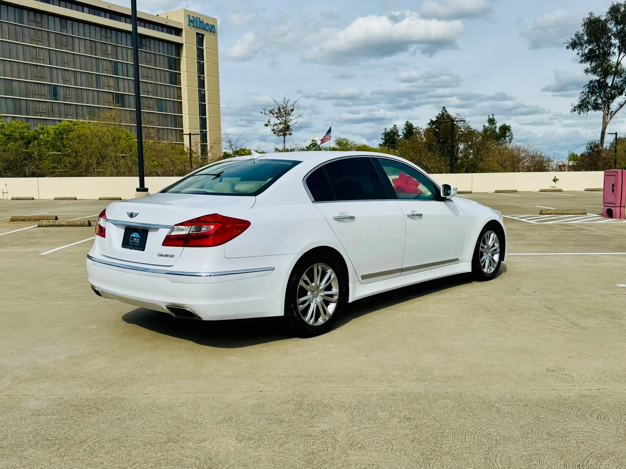 Used 2014 Hyundai Genesis 3.8 RWD image 8