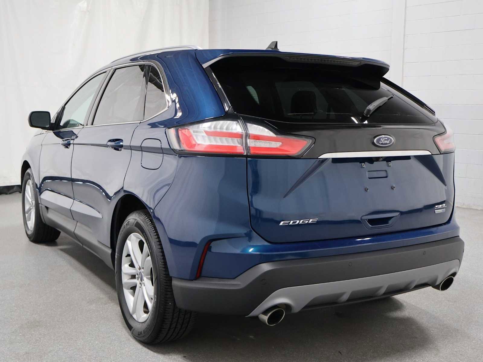 Used 2020 Ford Edge SEL w/ Convenience Package AWD/4WD image 3