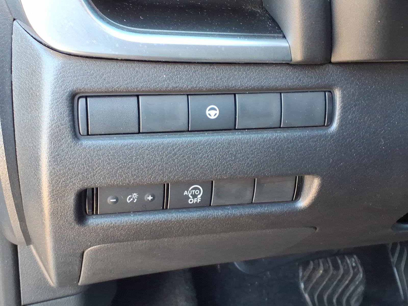 Used 2023 Nissan Rogue SV image 6