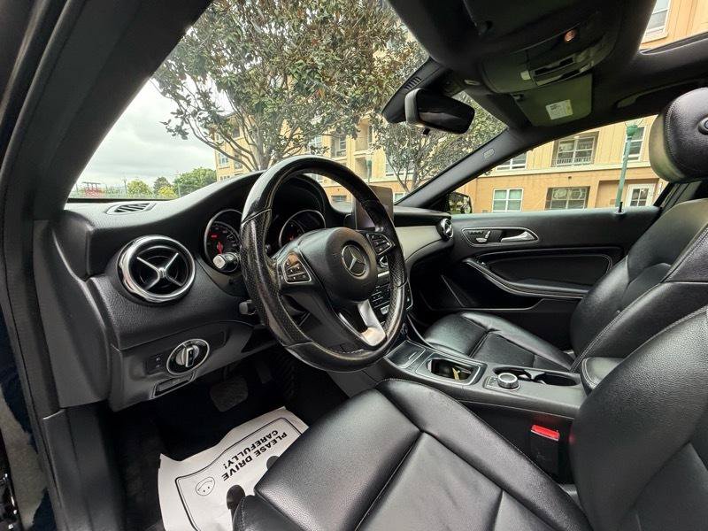 Used 2018 Mercedes-Benz GLA 250 image 35
