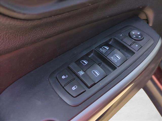 Used 2019 Jeep Cherokee Latitude Plus w/ Comfort/Convenience Group FWD image 12