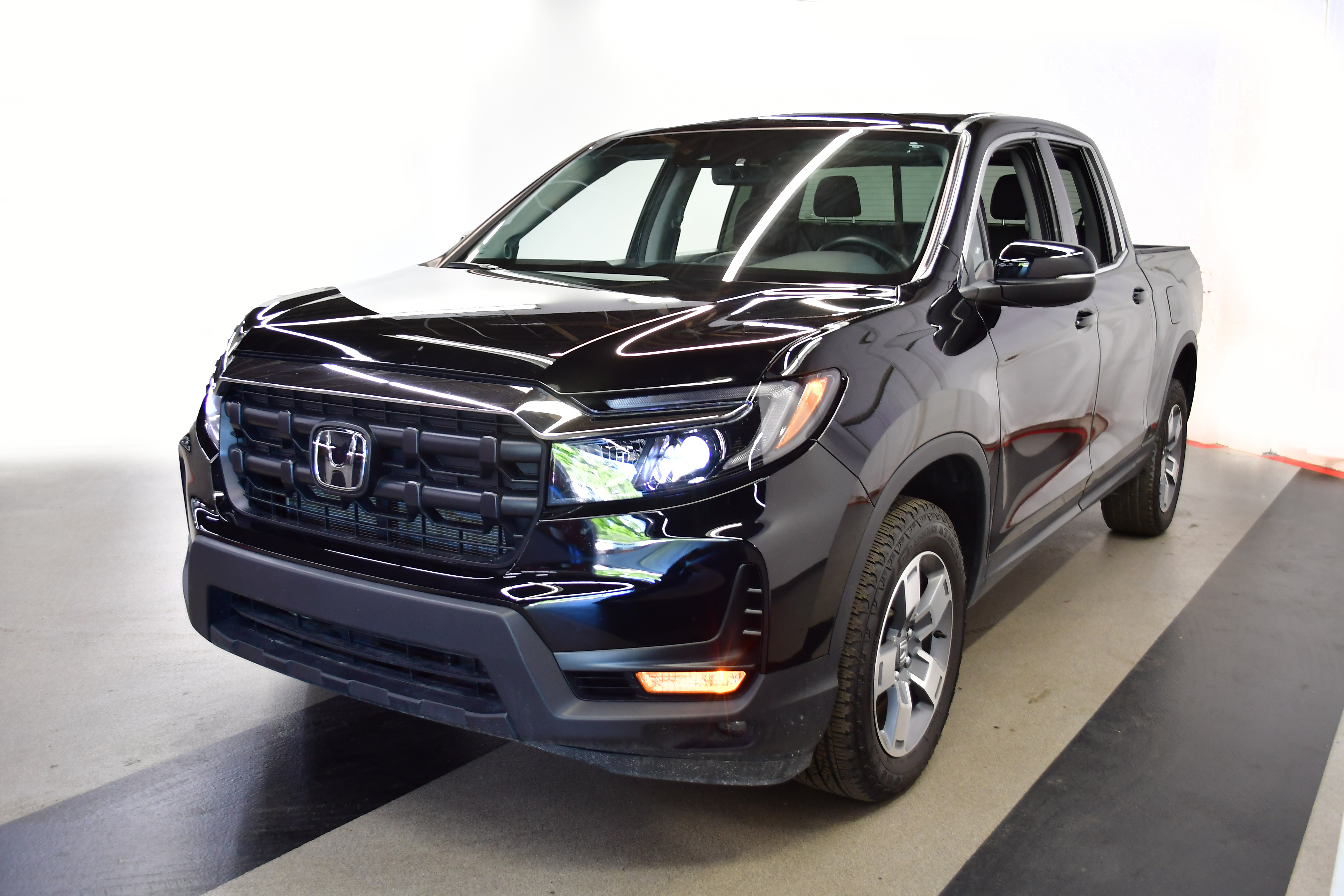 Used 2025 Honda Ridgeline RTL image 4