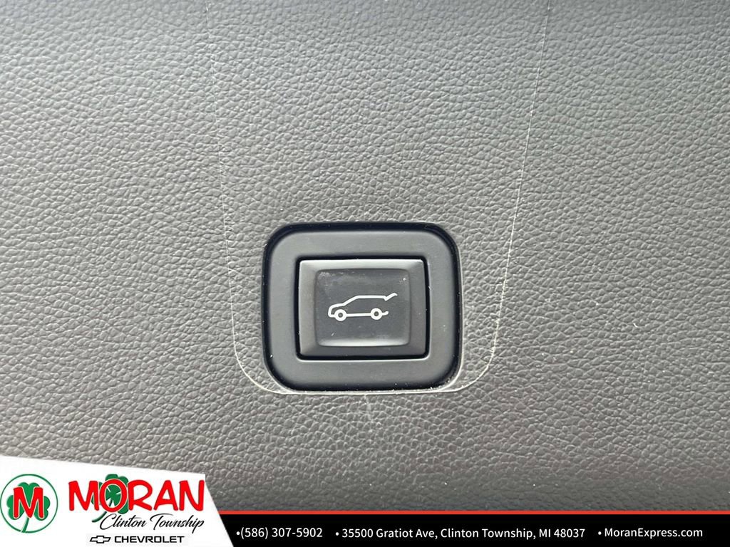Certified 2023 Chevrolet Traverse RS w/ LPO, Floor Liner Package FWD image 11