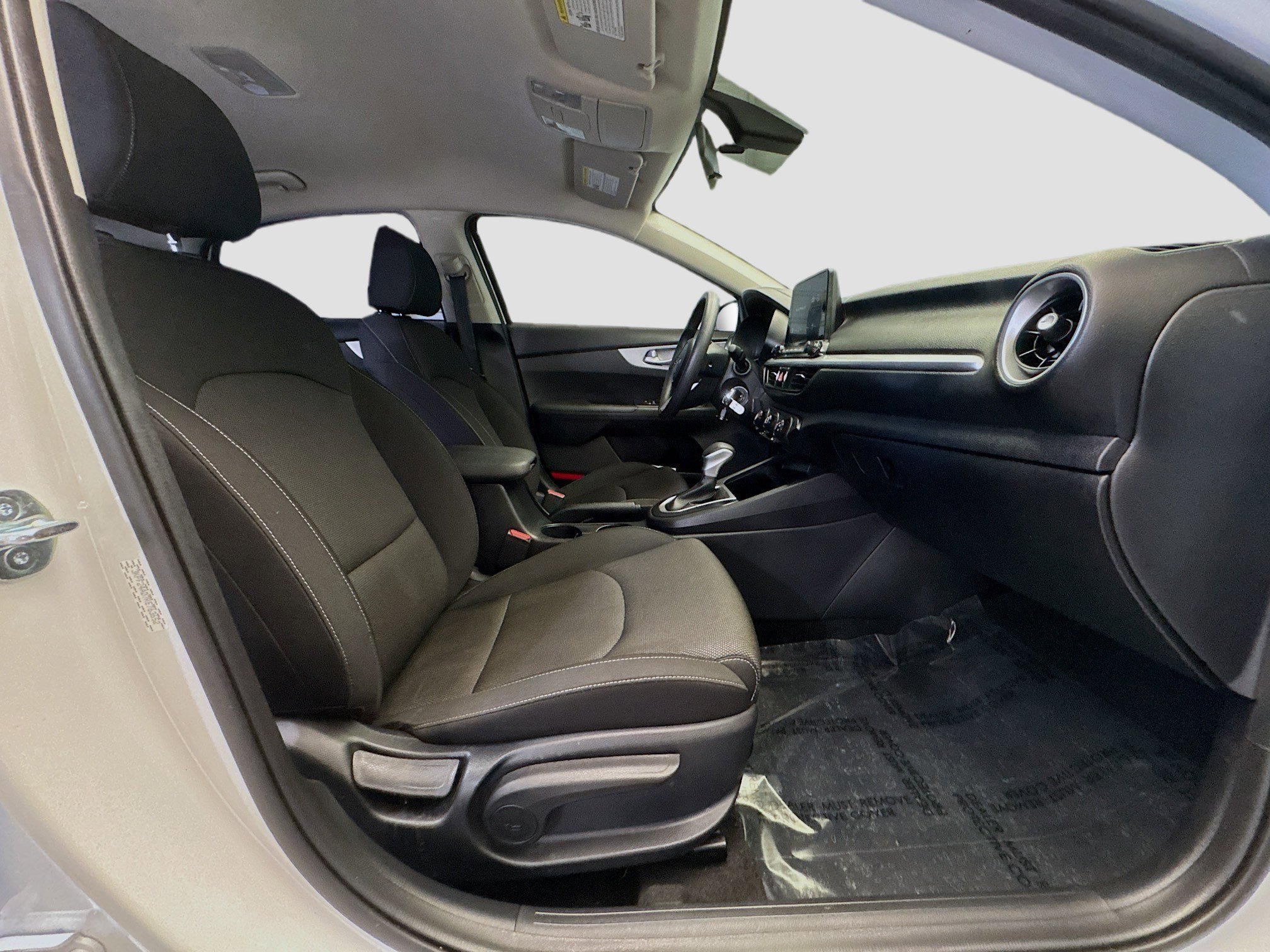 Used 2024 Kia Forte LXS image 17