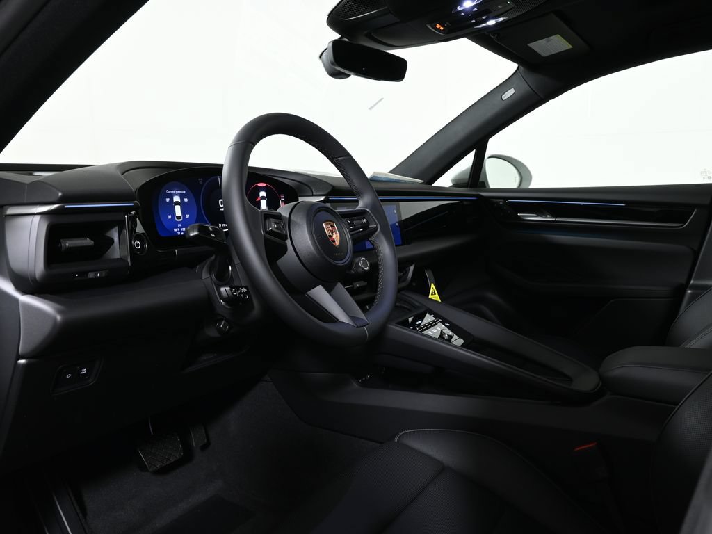 New 2026 Porsche Macan 4 Electric AWD/4WD image 4