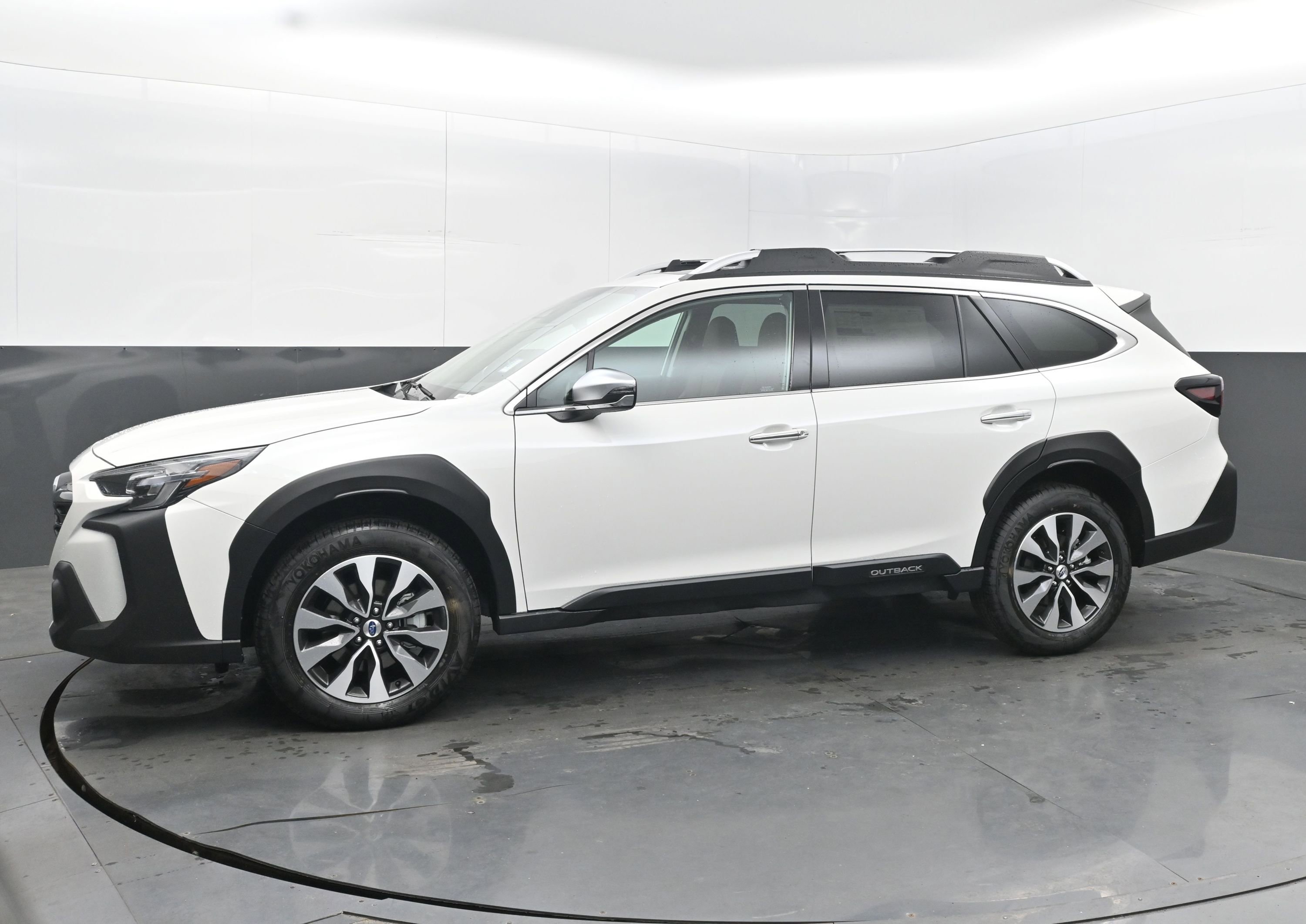 New 2025 Subaru Outback Touring XT image 4