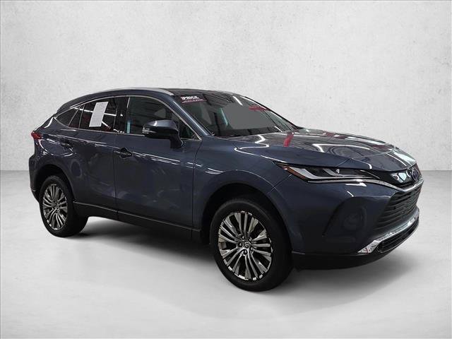 Used 2023 Toyota Venza XLE AWD/4WD image 3